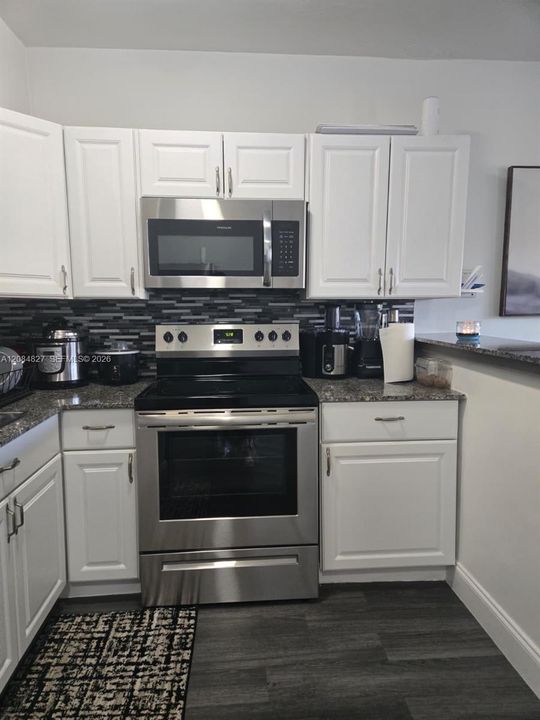 For Sale: $94,500 (1 beds, 1 baths, 625 Square Feet)