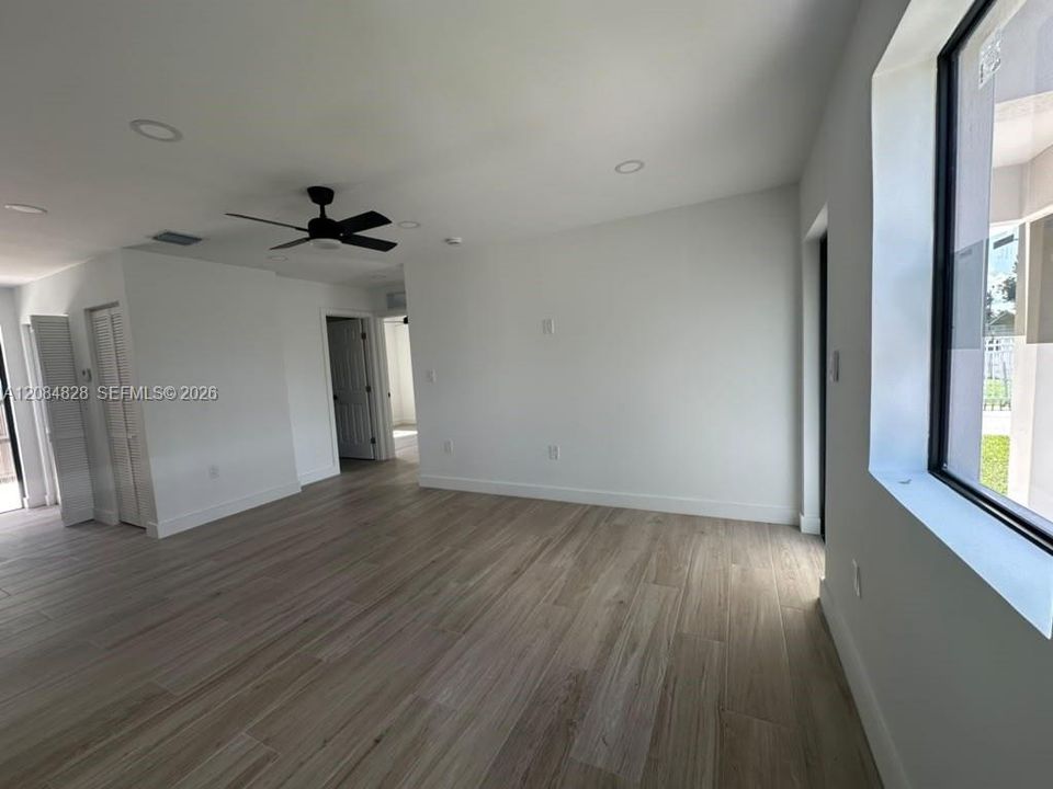En Renta: $3,300 (3 camas, 2 baños, 900 Pies cuadrados)