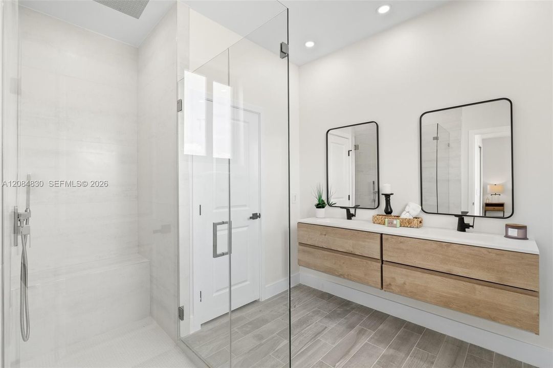 В аренду: $2,400 (4 спален, 3 ванн, 2030 Квадратных фут)
