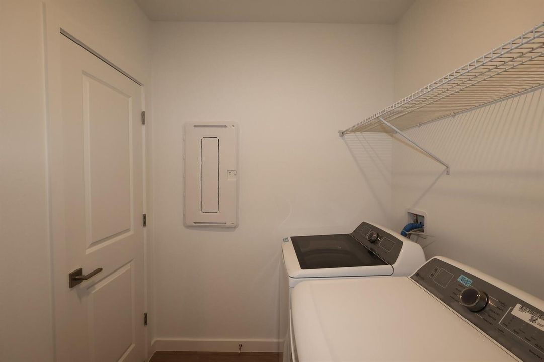 PALM BAY LAUNDRY ROOM
