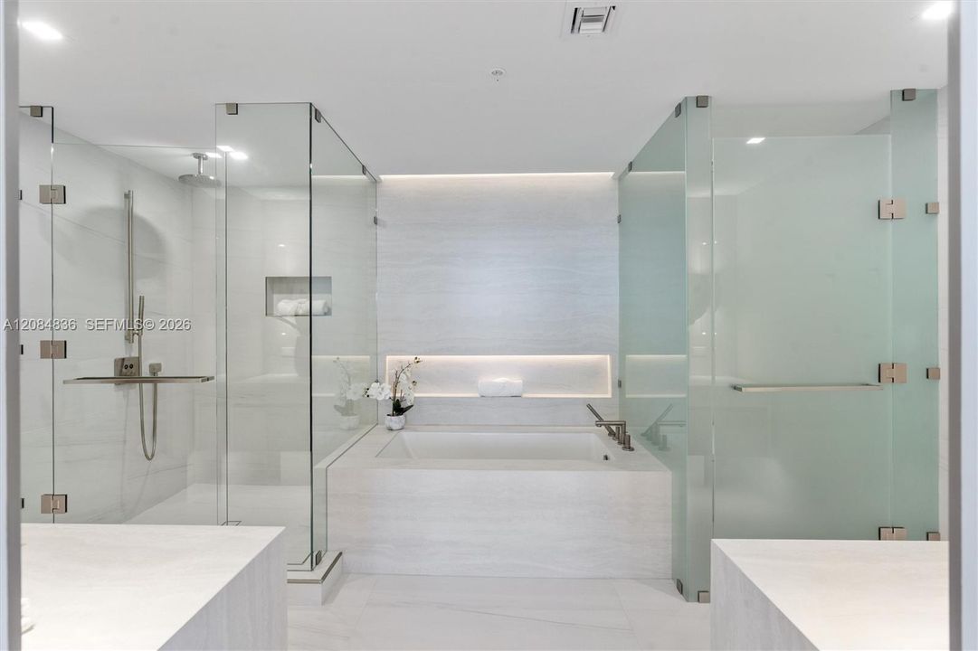 En Venta: $3,599,000 (3 camas, 3 baños, 2590 Pies cuadrados)