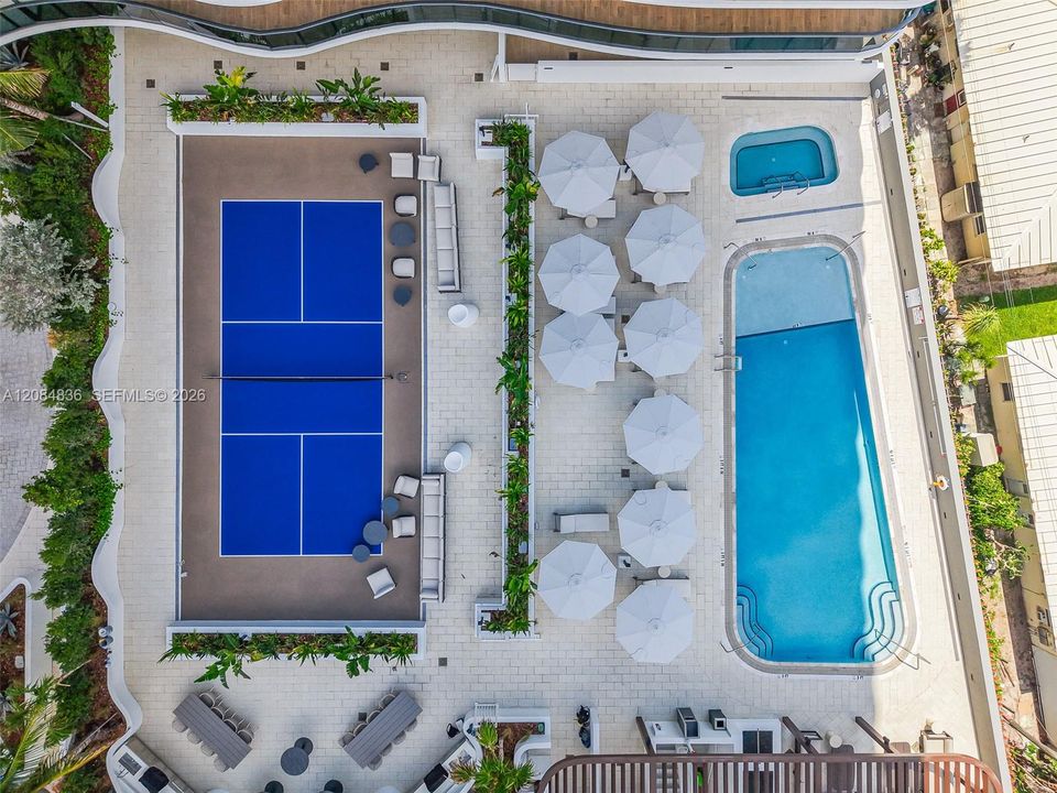 En Venta: $3,599,000 (3 camas, 3 baños, 2590 Pies cuadrados)