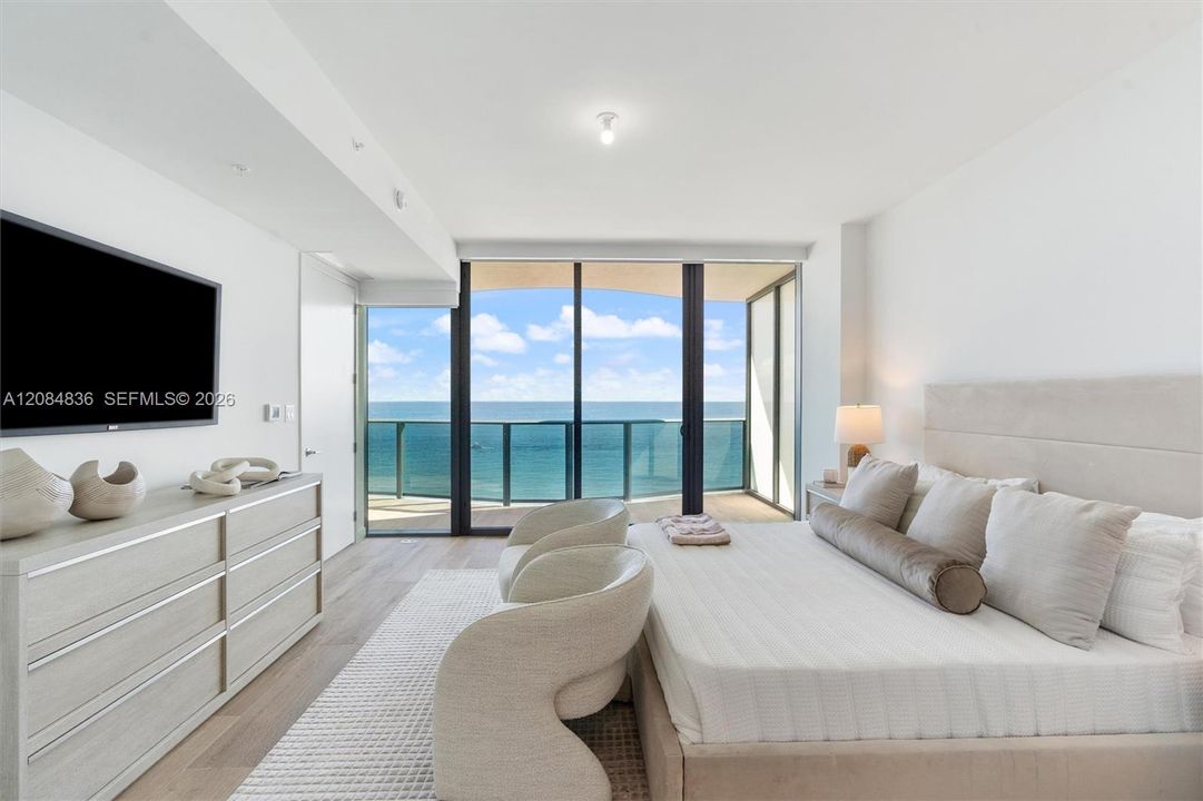 En Venta: $3,599,000 (3 camas, 3 baños, 2590 Pies cuadrados)