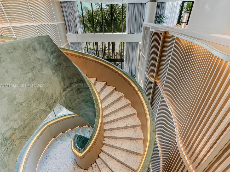En Venta: $3,599,000 (3 camas, 3 baños, 2590 Pies cuadrados)