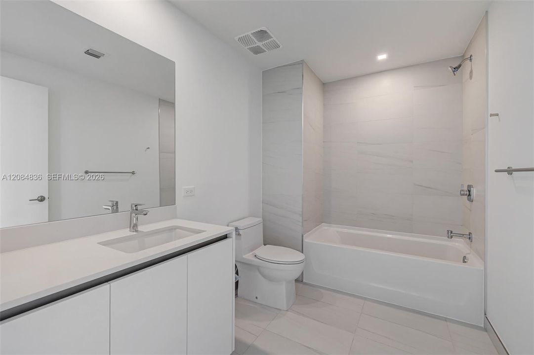 En Venta: $3,599,000 (3 camas, 3 baños, 2590 Pies cuadrados)