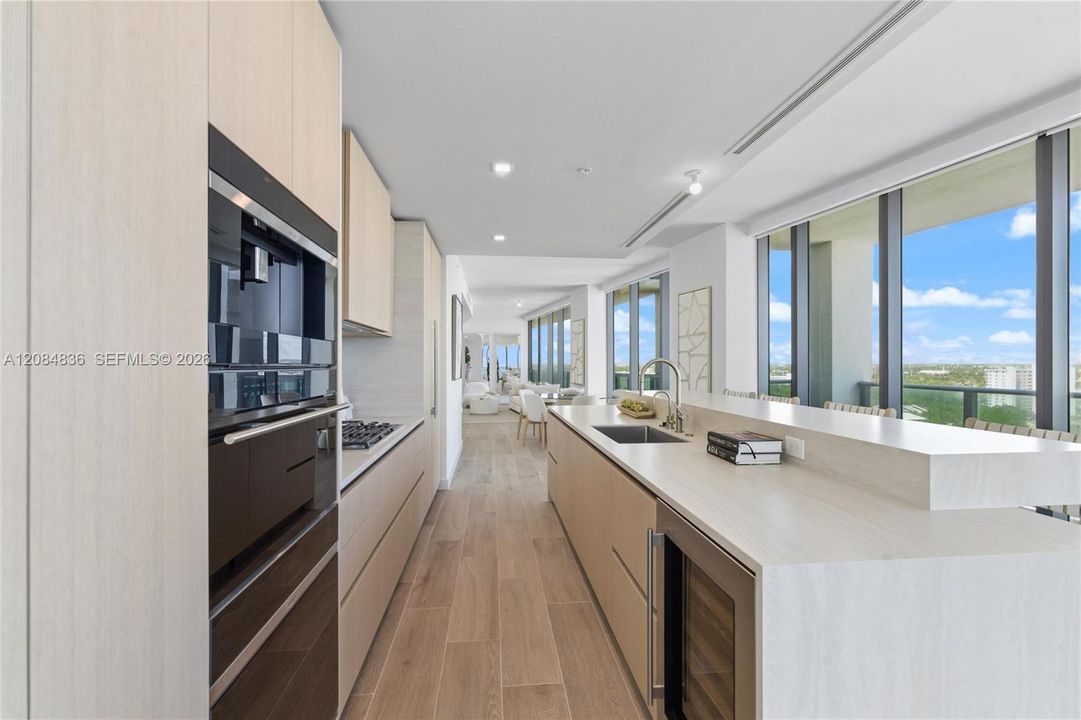En Venta: $3,599,000 (3 camas, 3 baños, 2590 Pies cuadrados)