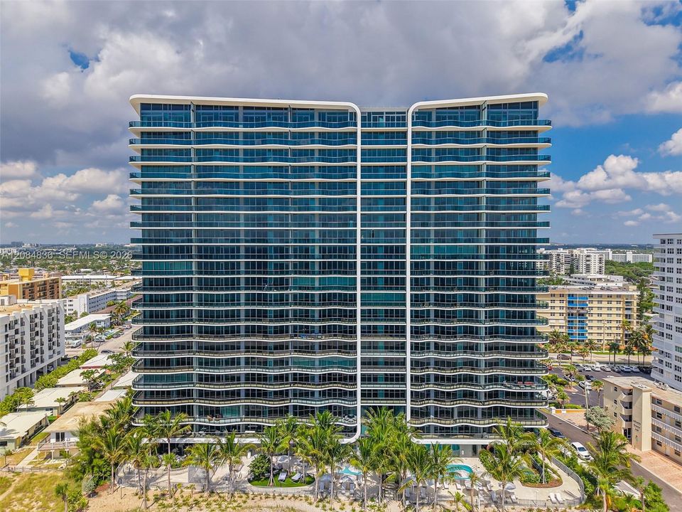 En Venta: $3,599,000 (3 camas, 3 baños, 2590 Pies cuadrados)