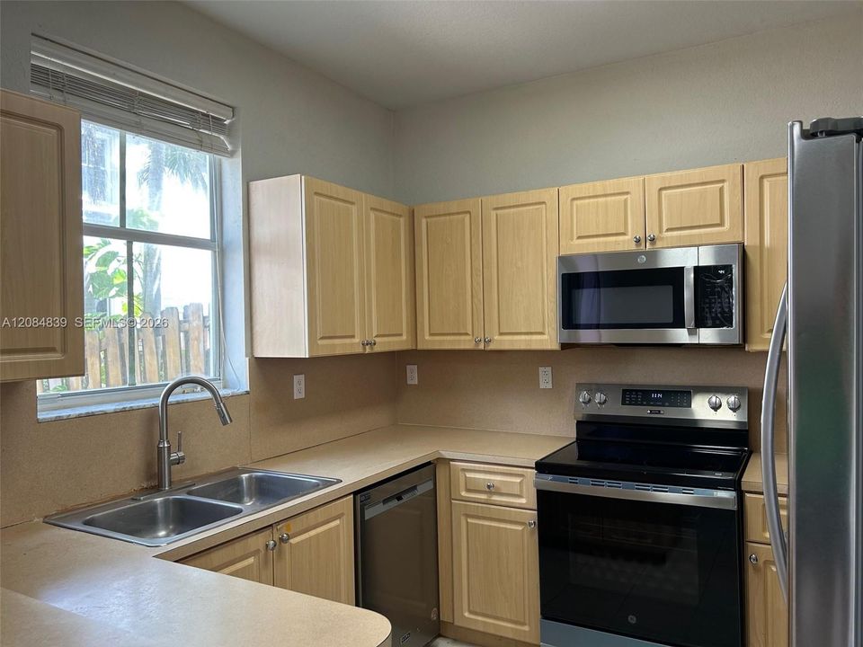 В аренду: $3,450 (3 спален, 2 ванн, 1520 Квадратных фут)