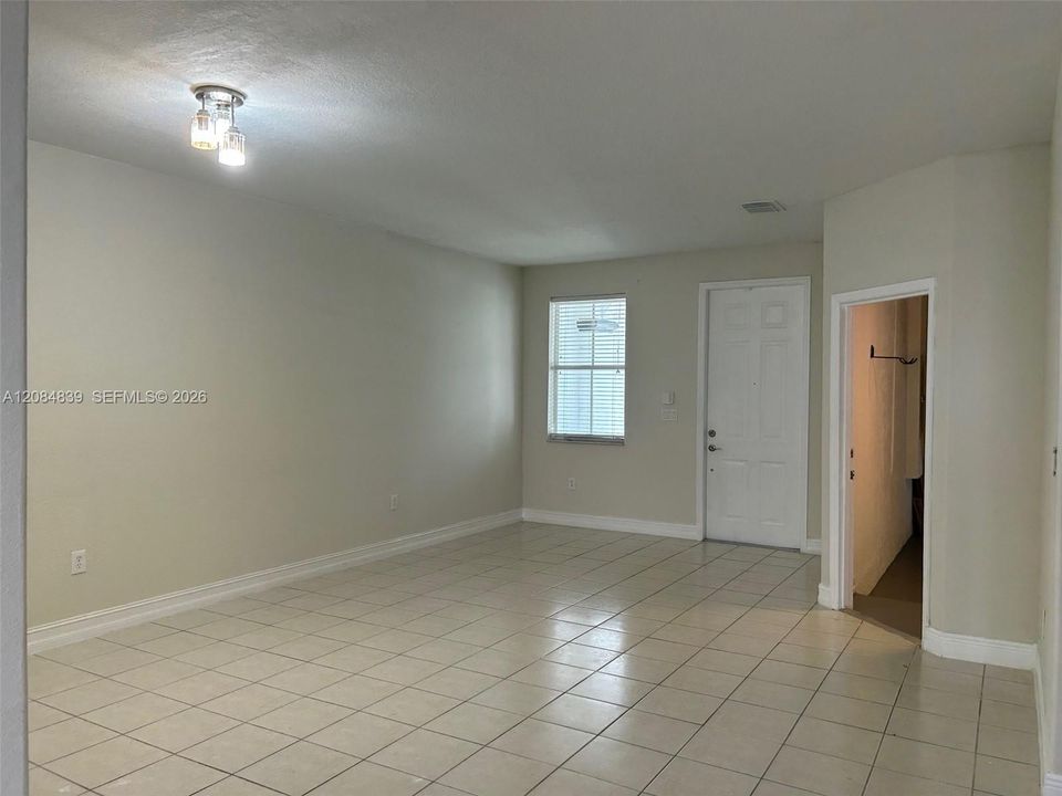 В аренду: $3,450 (3 спален, 2 ванн, 1520 Квадратных фут)