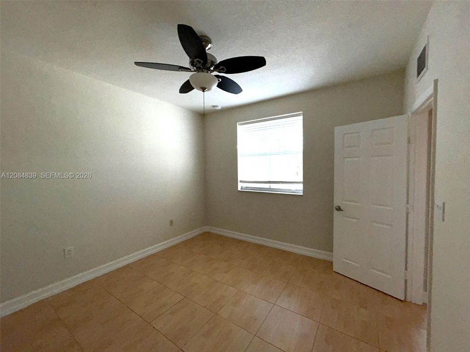 В аренду: $3,450 (3 спален, 2 ванн, 1520 Квадратных фут)