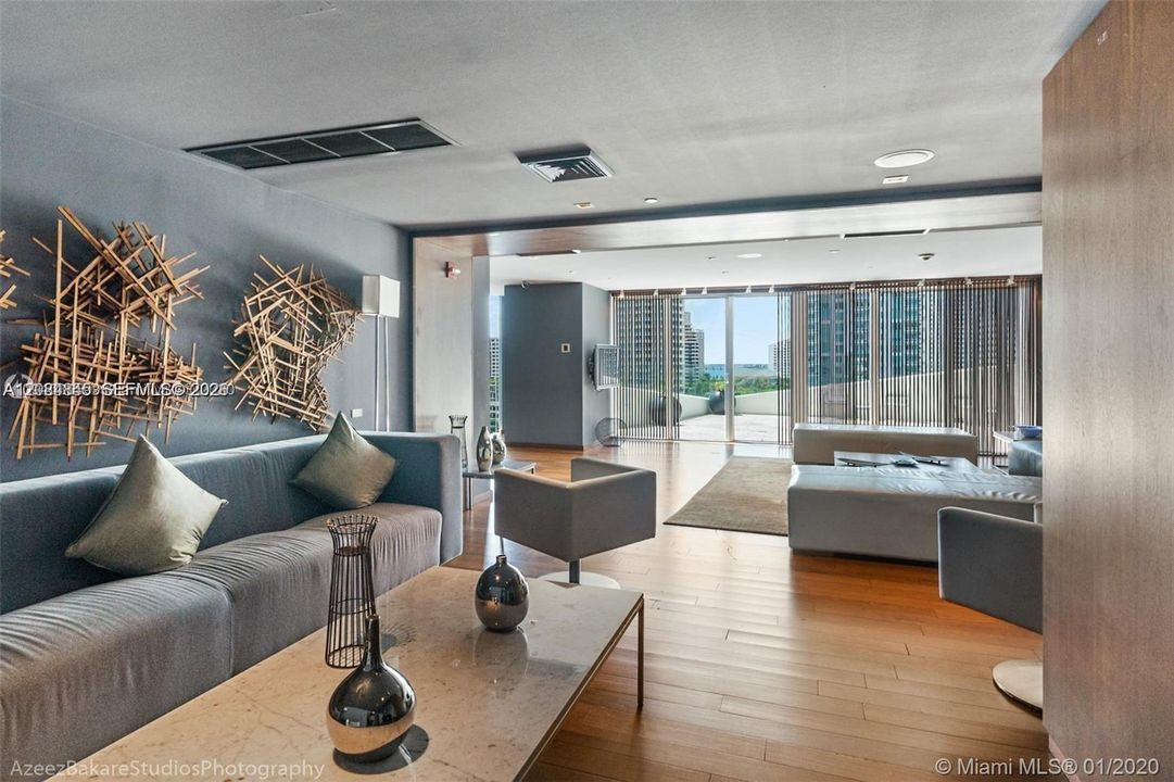 For Rent: $2,300 (0 beds, 1 baths, 507 Square Feet)