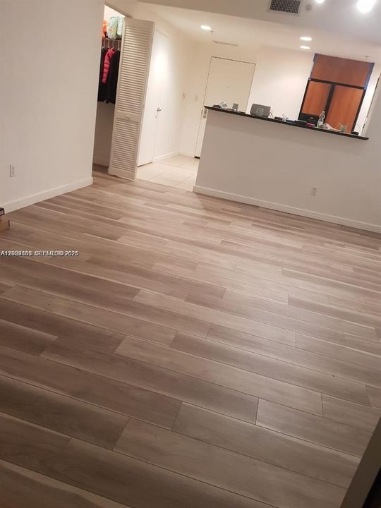For Rent: $2,300 (0 beds, 1 baths, 507 Square Feet)