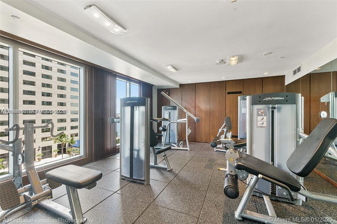 For Rent: $2,300 (0 beds, 1 baths, 507 Square Feet)