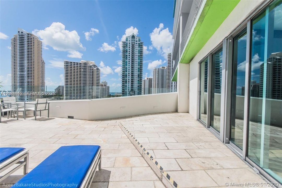 For Rent: $2,300 (0 beds, 1 baths, 507 Square Feet)