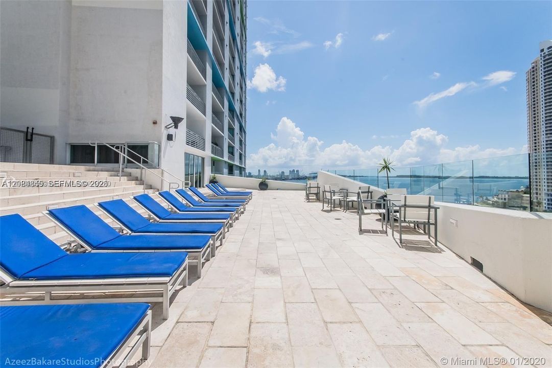 For Rent: $2,300 (0 beds, 1 baths, 507 Square Feet)