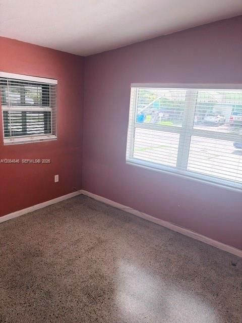 For Sale: $400,000 (2 beds, 1 baths, 910 Square Feet)