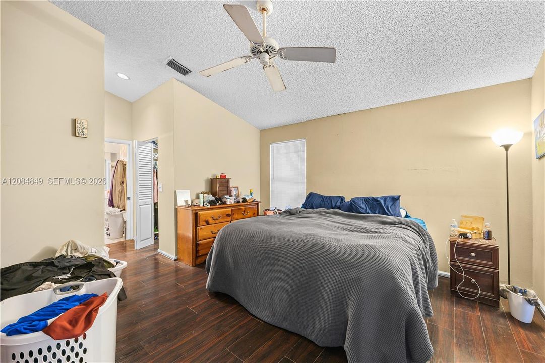For Sale: $419,999 (3 beds, 2 baths, 1588 Square Feet)