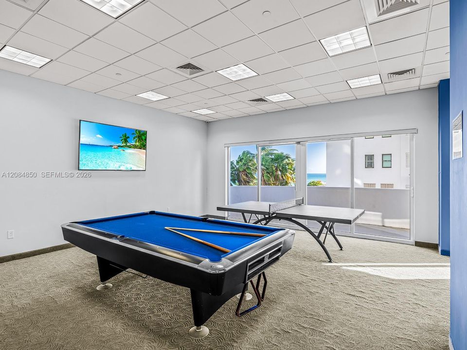 For Rent: $4,900 (1 beds, 1 baths, 808 Square Feet)
