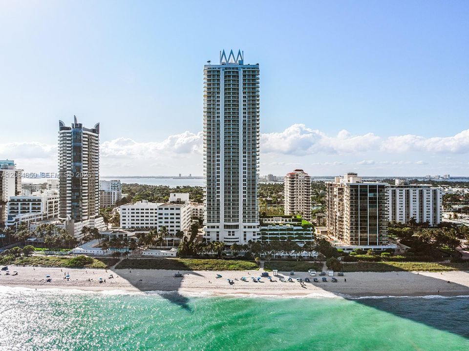 For Rent: $4,900 (1 beds, 1 baths, 808 Square Feet)