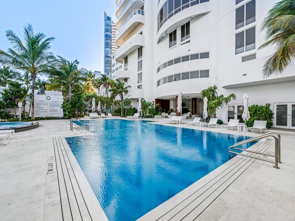 For Rent: $4,900 (1 beds, 1 baths, 808 Square Feet)