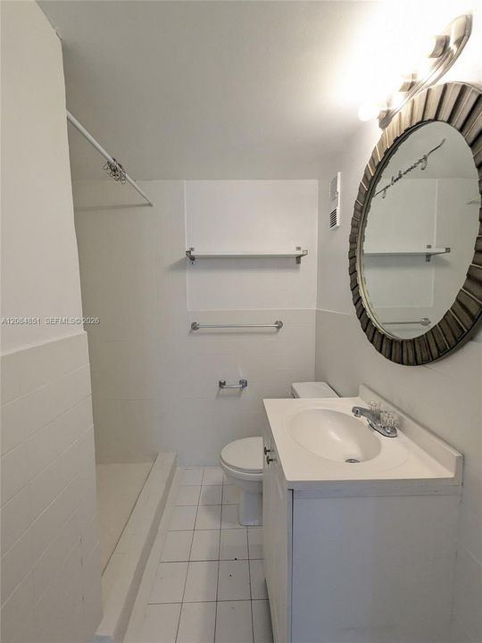 For Rent: $1,650 (0 beds, 1 baths, 470 Square Feet)