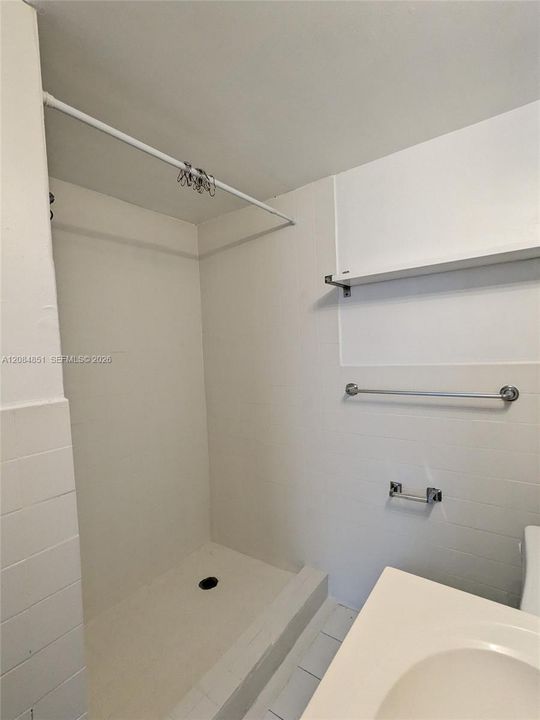 For Rent: $1,650 (0 beds, 1 baths, 470 Square Feet)