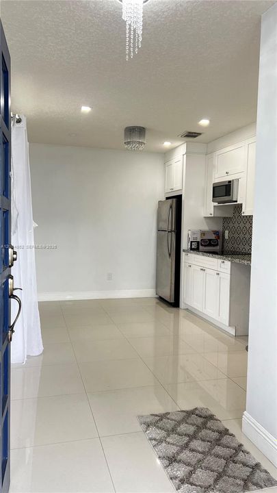 В аренду: $1,800 (1 спален, 1 ванн, 1453 Квадратных фут)