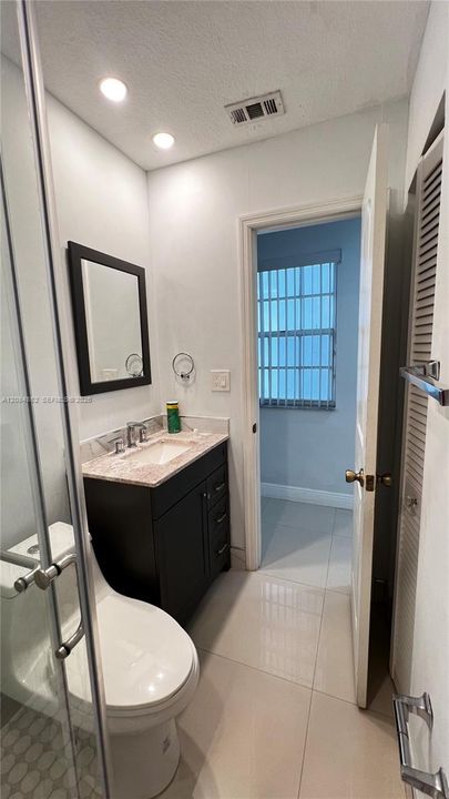В аренду: $1,800 (1 спален, 1 ванн, 1453 Квадратных фут)
