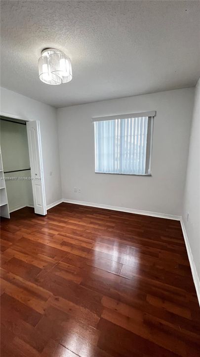 В аренду: $1,800 (1 спален, 1 ванн, 1453 Квадратных фут)