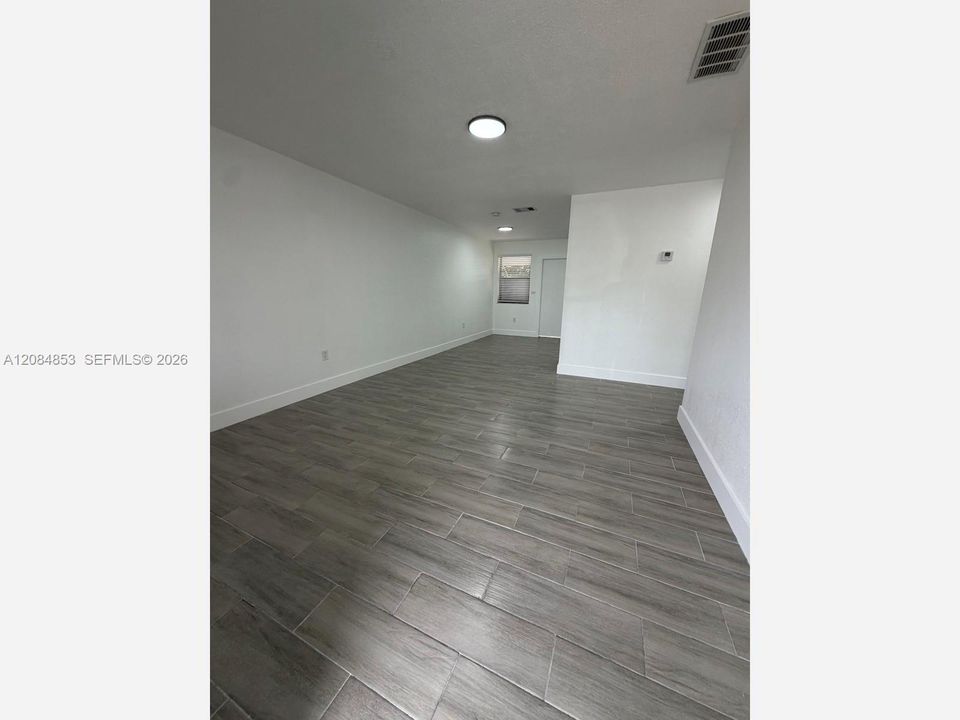 В аренду: $2,400 (2 спален, 1 ванн, 816 Квадратных фут)