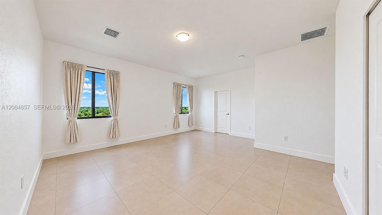 For Sale: $699,999 (4 beds, 3 baths, 2534 Square Feet)