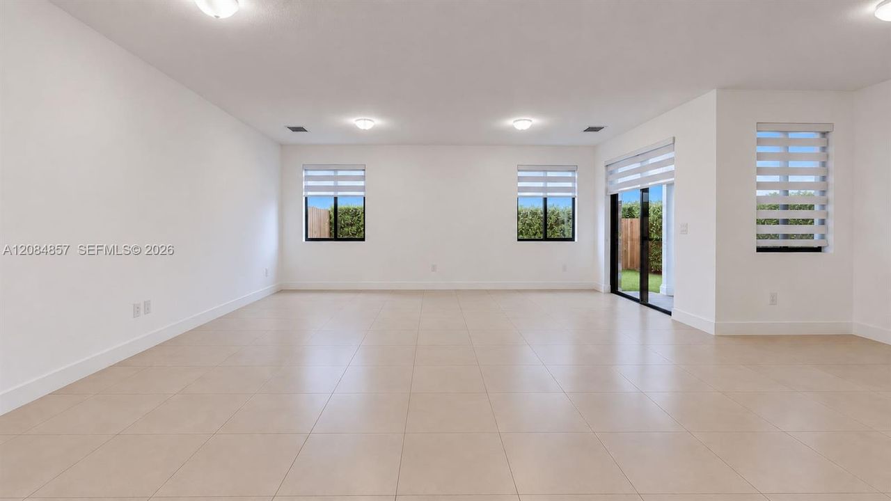 For Sale: $699,999 (4 beds, 3 baths, 2534 Square Feet)