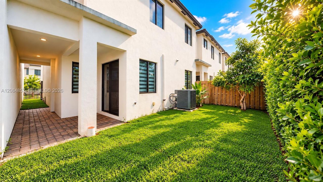 For Sale: $699,999 (4 beds, 3 baths, 2534 Square Feet)