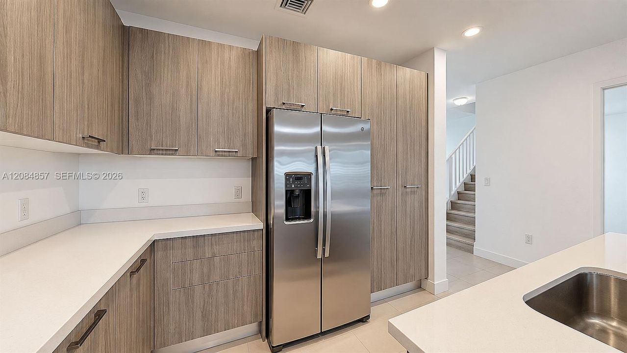 For Sale: $699,999 (4 beds, 3 baths, 2534 Square Feet)