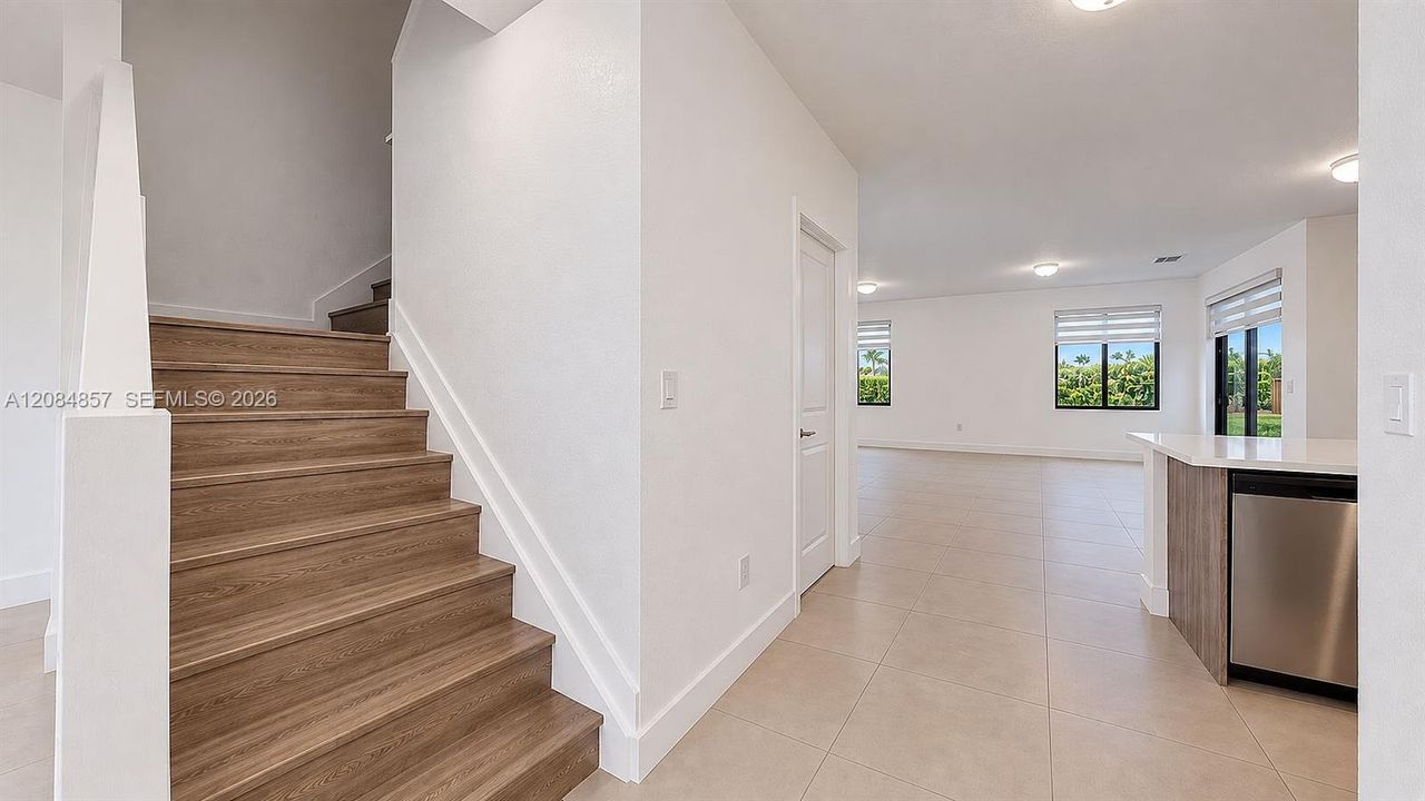 For Sale: $699,999 (4 beds, 3 baths, 2534 Square Feet)
