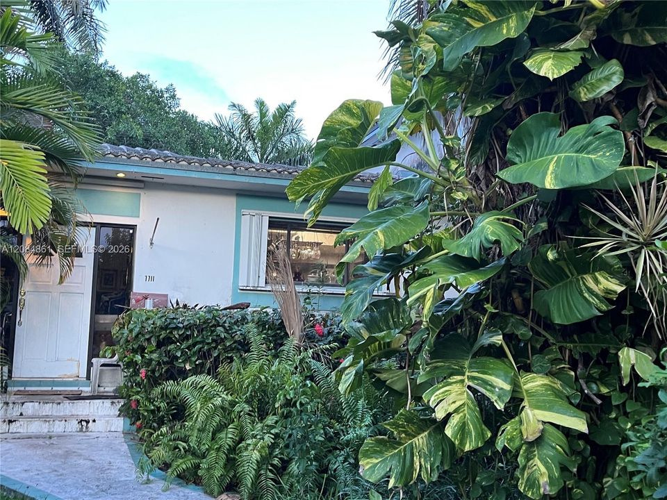 En Venta: $1,799,000 (4 camas, 3 baños, 2061 Pies cuadrados)