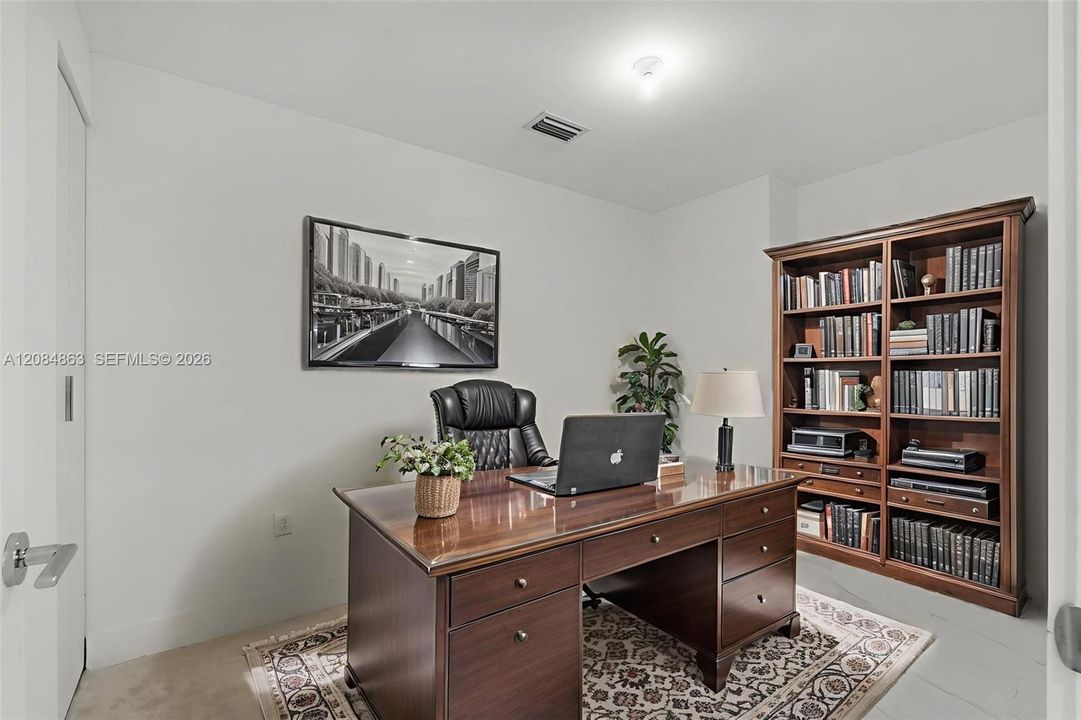 В аренду: $11,800 (2 спален, 3 ванн, 1306 Квадратных фут)