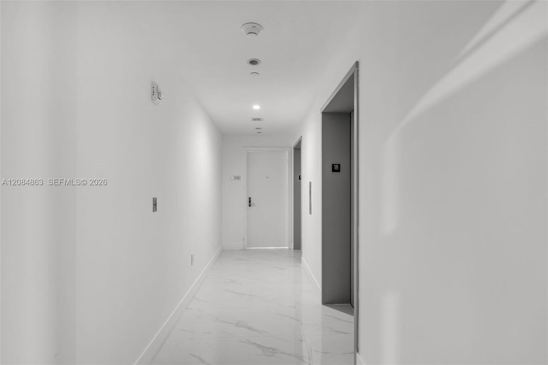 В аренду: $11,800 (2 спален, 3 ванн, 1306 Квадратных фут)