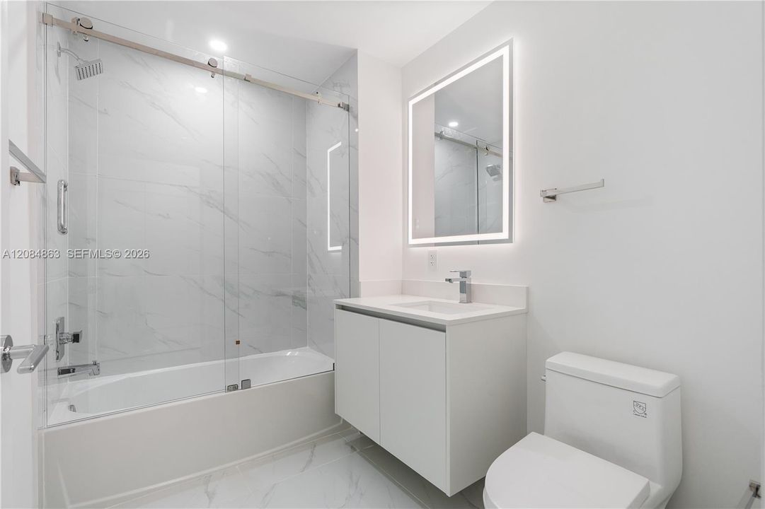 В аренду: $11,800 (2 спален, 3 ванн, 1306 Квадратных фут)