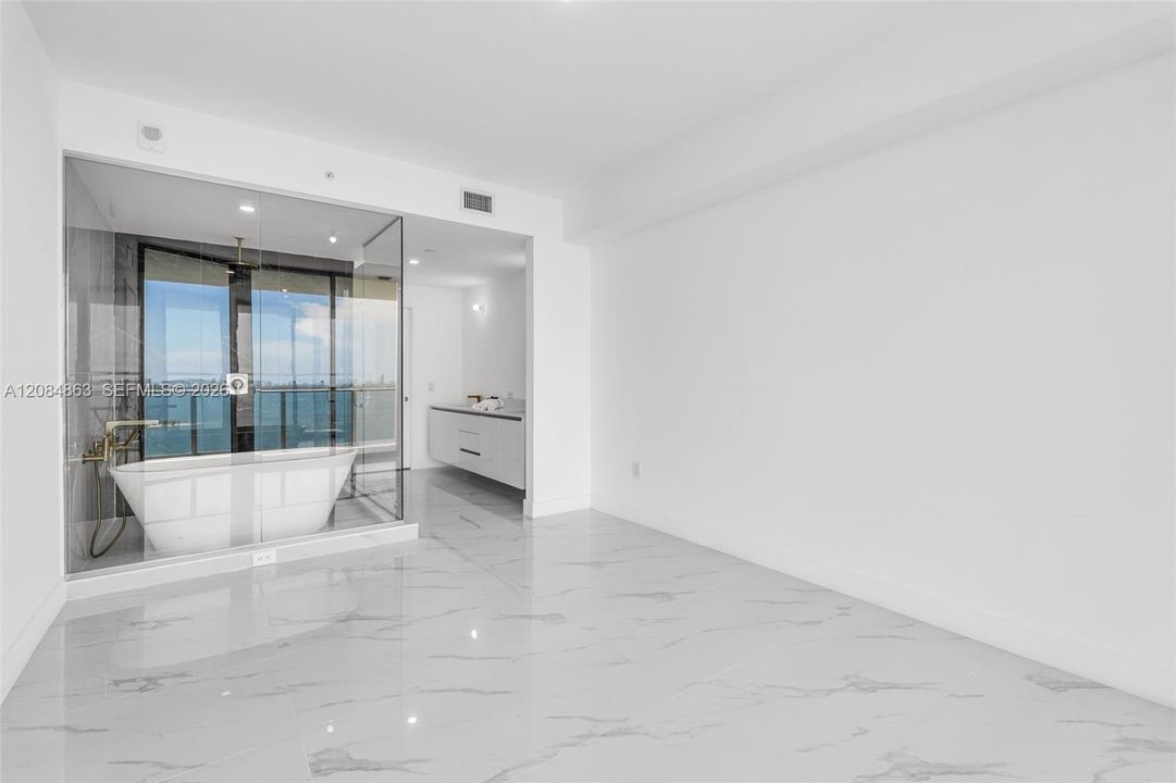 В аренду: $11,800 (2 спален, 3 ванн, 1306 Квадратных фут)