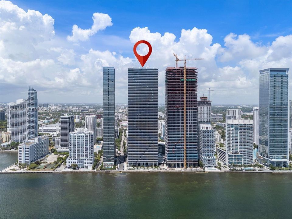 В аренду: $11,800 (2 спален, 3 ванн, 1306 Квадратных фут)