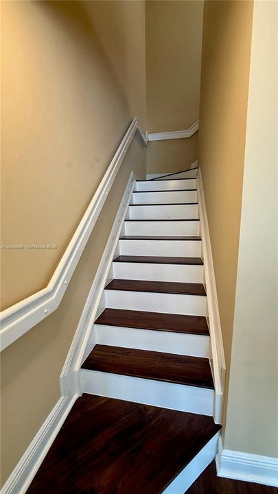 For Rent: $4,100 (3 beds, 3 baths, 2334 Square Feet)