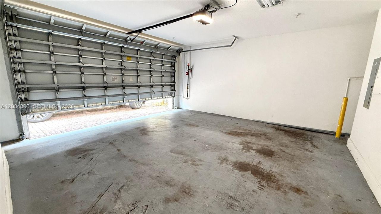 For Rent: $4,100 (3 beds, 3 baths, 2334 Square Feet)