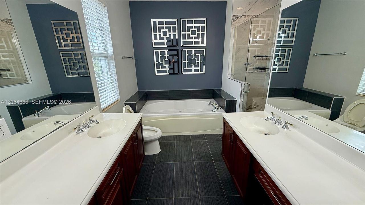 For Rent: $4,100 (3 beds, 3 baths, 2334 Square Feet)