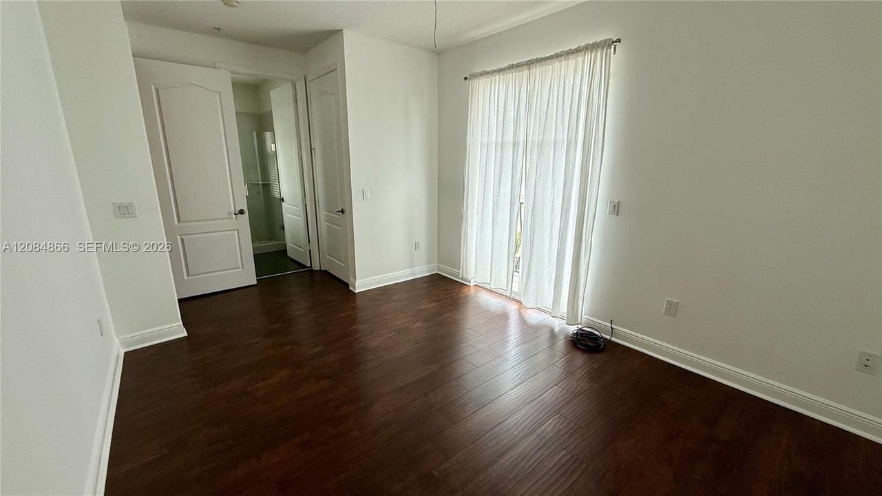 For Rent: $4,100 (3 beds, 3 baths, 2334 Square Feet)