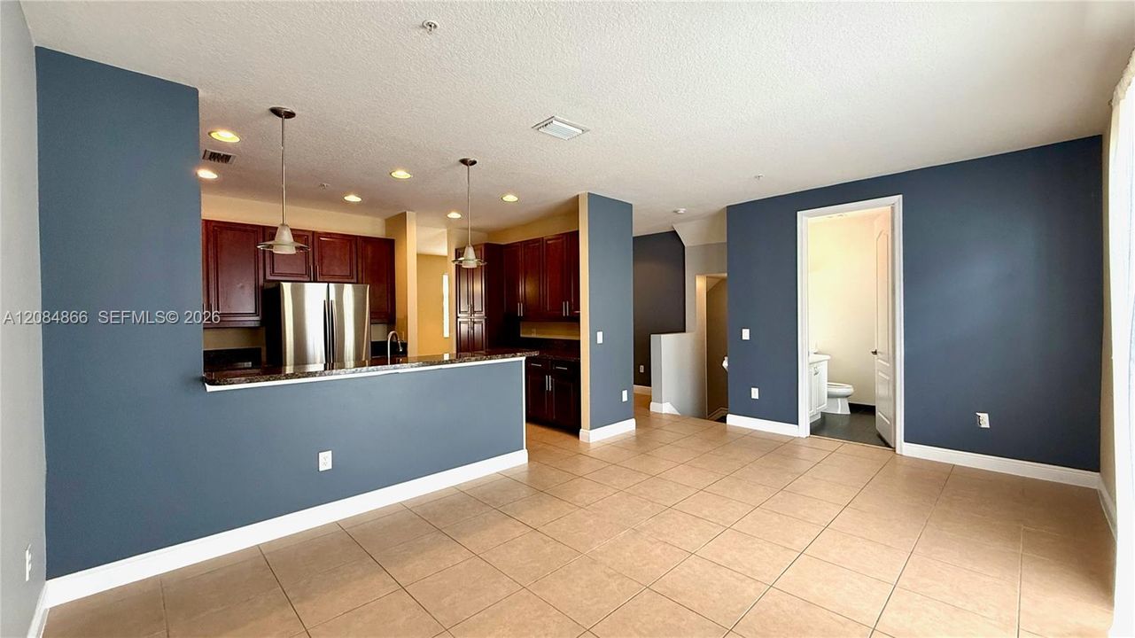 For Rent: $4,100 (3 beds, 3 baths, 2334 Square Feet)