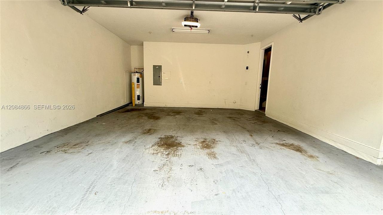 For Rent: $4,100 (3 beds, 3 baths, 2334 Square Feet)