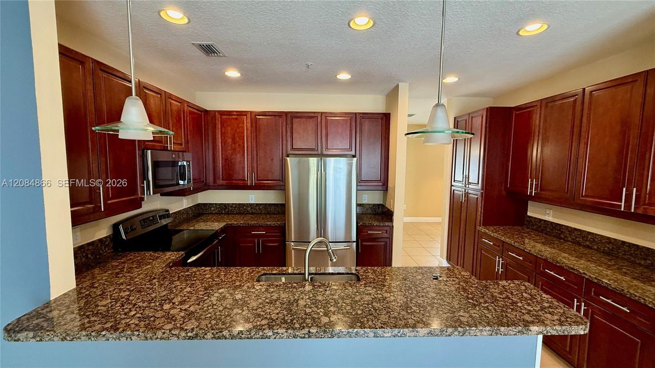 For Rent: $4,100 (3 beds, 3 baths, 2334 Square Feet)