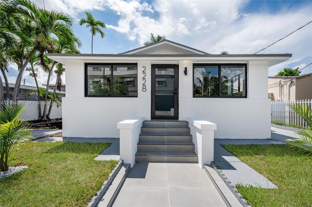 For Sale: $837,000 (3 beds, 2 baths, 1397 Square Feet)