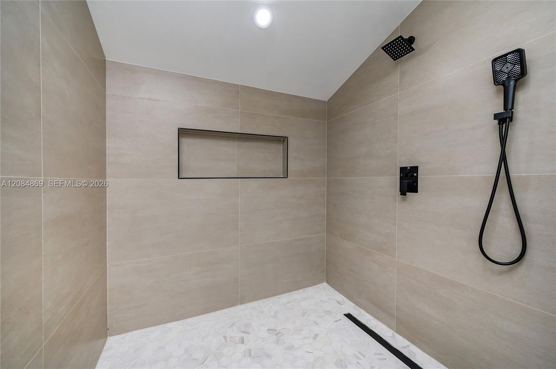 For Sale: $837,000 (3 beds, 2 baths, 1397 Square Feet)